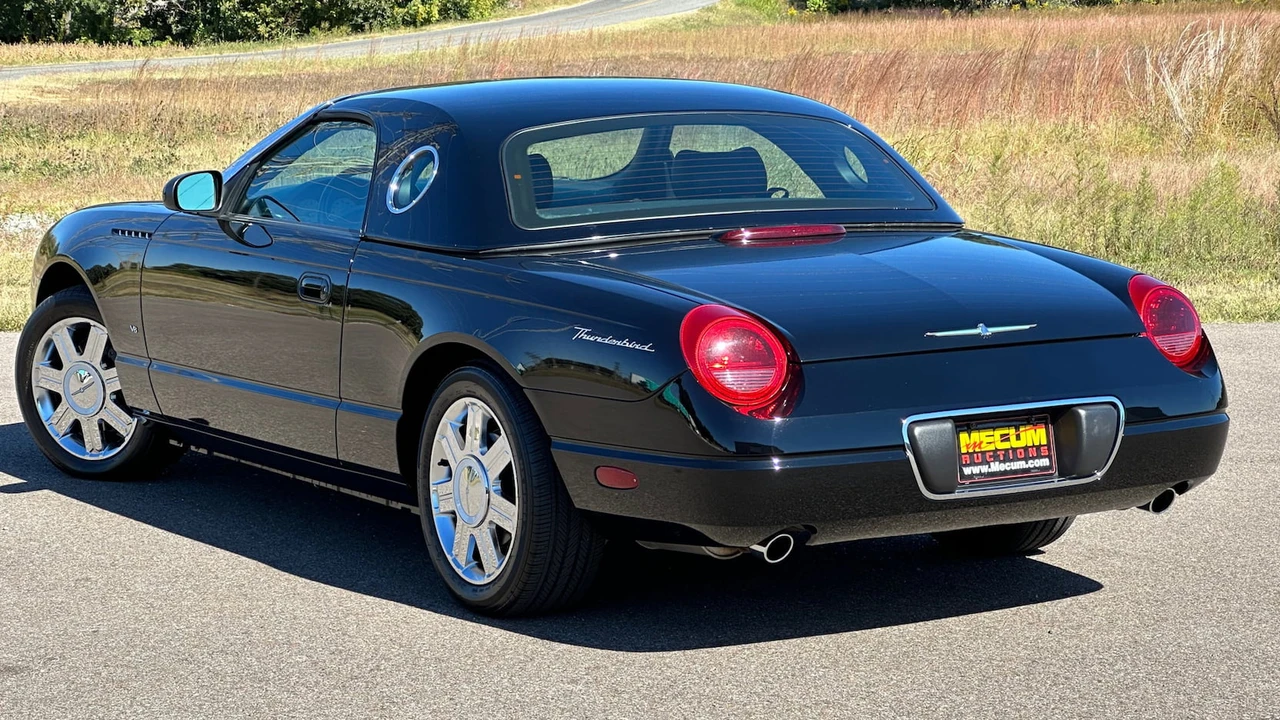 2004 Ford Thunderbird 11th Gen - Image 3 of 9
