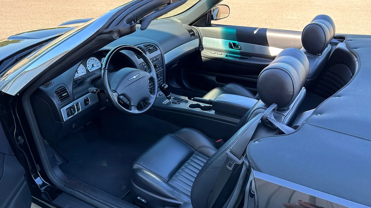 2004 Ford Thunderbird 11th Gen - Image 4 of 9