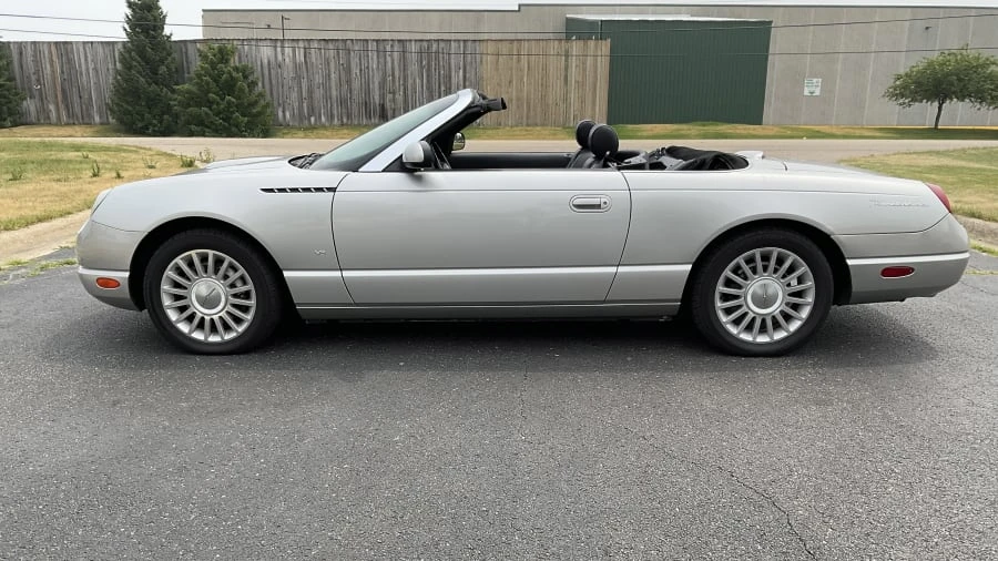 2004 Ford Thunderbird 11th Gen - Image 2 of 15