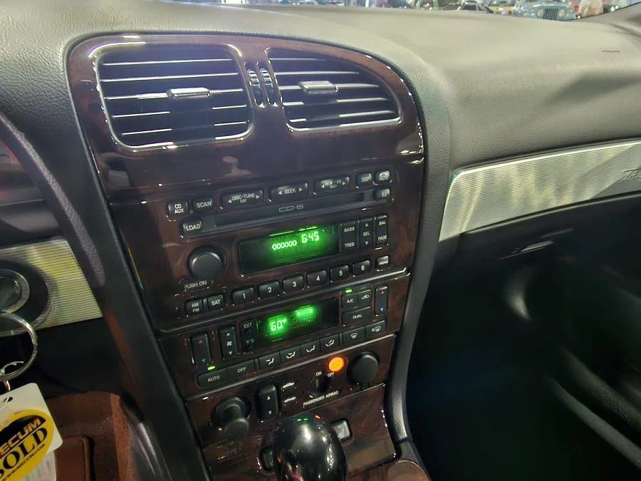 2004 Ford Thunderbird 11th Gen - Image 17 of 19