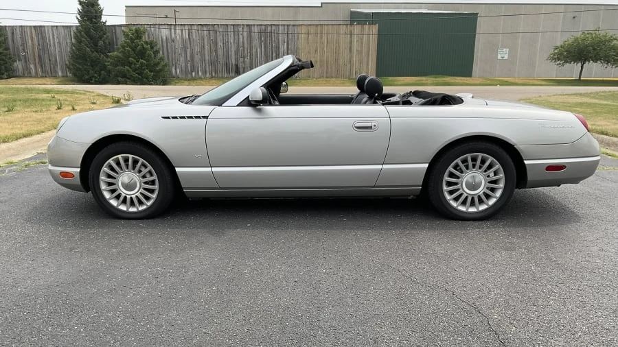 2004 Ford Thunderbird 11th Gen - Image 2 of 15