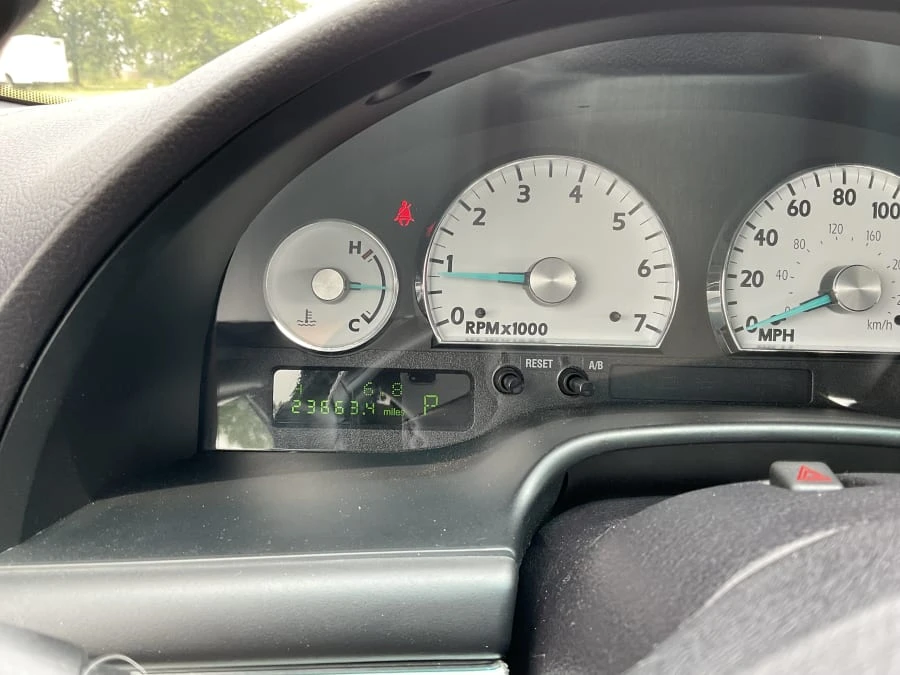 2004 Ford Thunderbird 11th Gen - Image 11 of 15