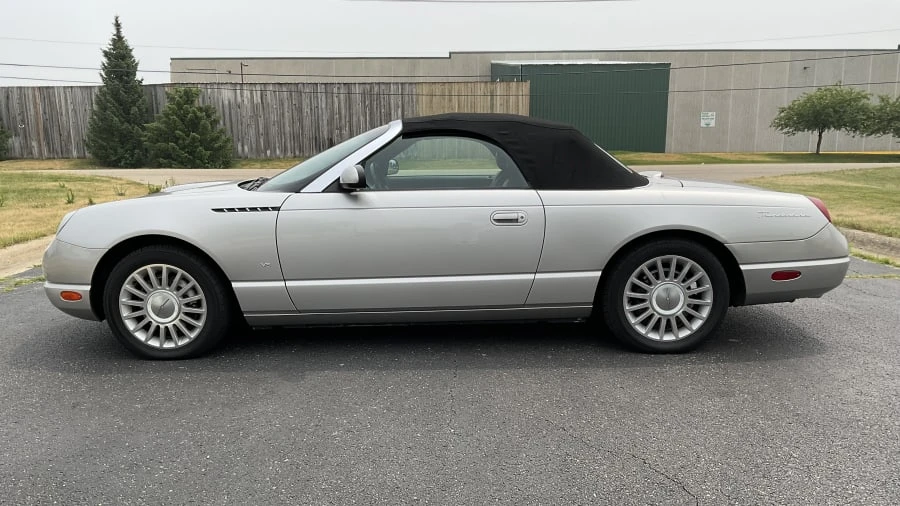 2004 Ford Thunderbird 11th Gen - Image 5 of 15