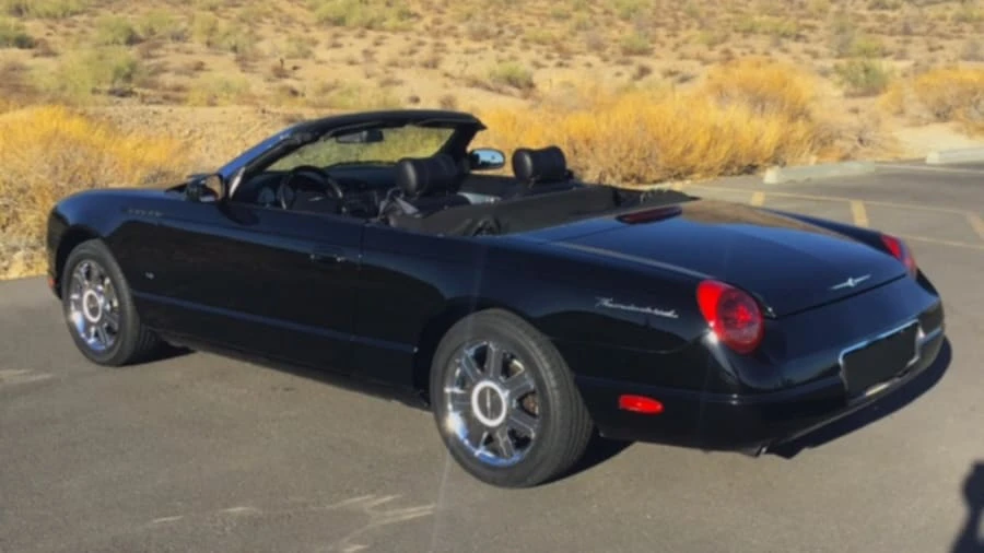 2004 Ford Thunderbird 11th Gen - Image 11 of 24