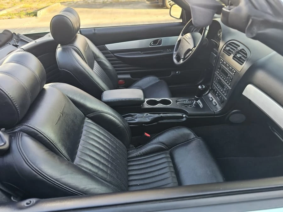 2004 Ford Thunderbird 11th Gen - Image 26 of 31