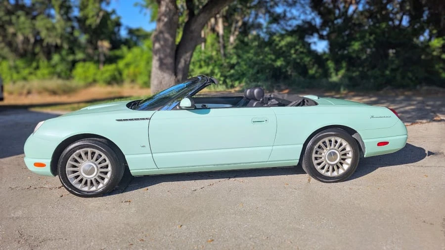 2004 Ford Thunderbird 11th Gen - Image 2 of 31