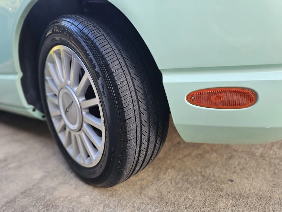 2004 Ford Thunderbird 11th Gen - Image 18 of 31