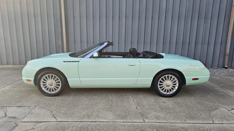 2004 Ford Thunderbird 11th Gen - Image 12 of 31