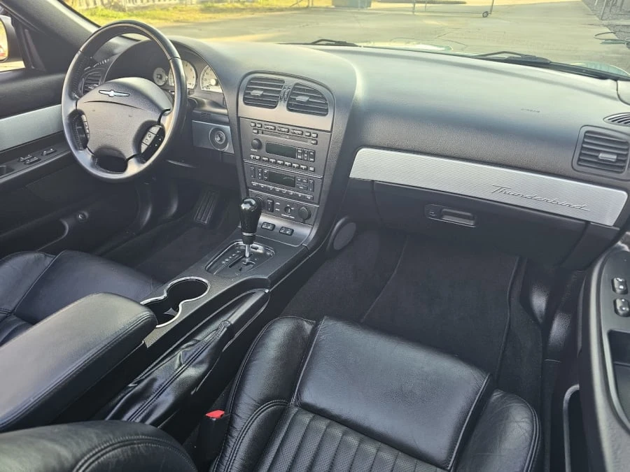 2004 Ford Thunderbird 11th Gen - Image 27 of 31