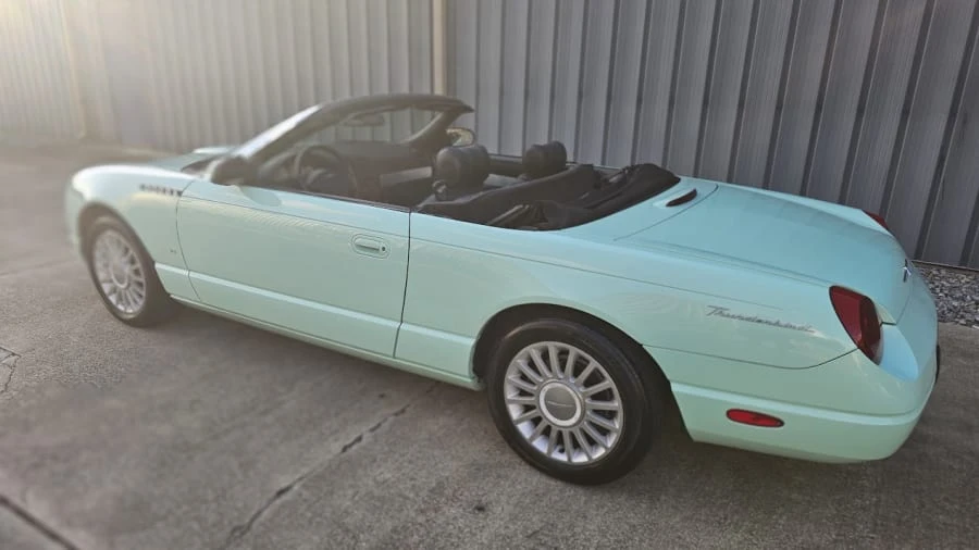 2004 Ford Thunderbird 11th Gen - Image 3 of 31