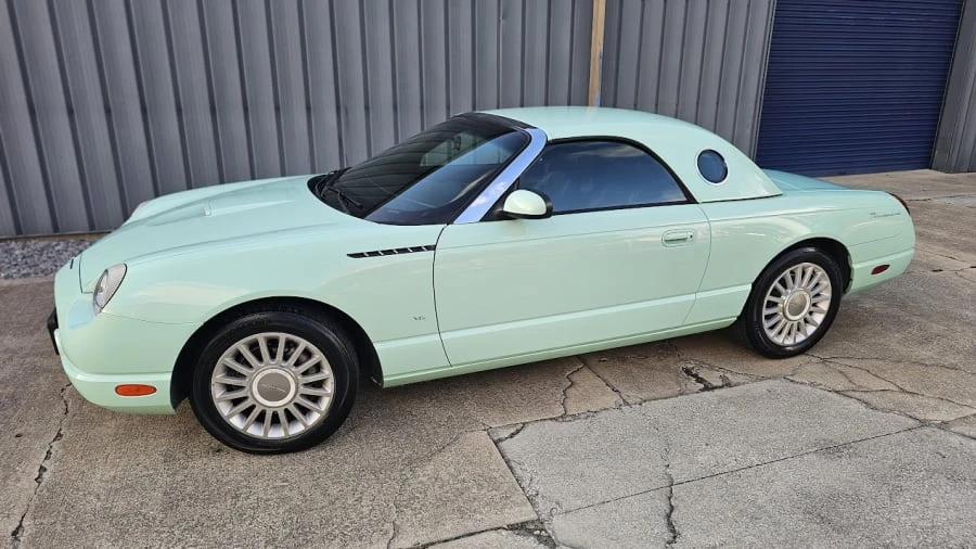 2004 Ford Thunderbird 11th Gen - Image 9 of 31
