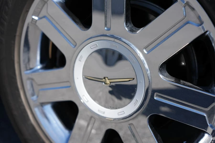 2004 Ford Thunderbird 11th Gen - Image 29 of 31