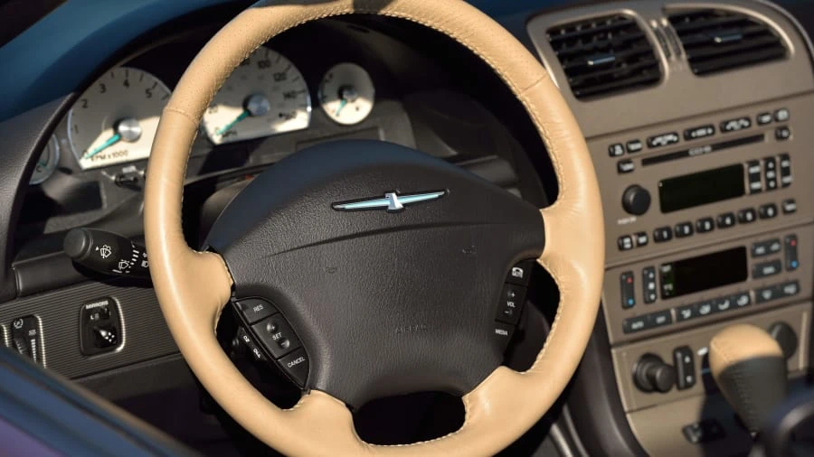 2004 Ford Thunderbird 11th Gen - Image 19 of 31