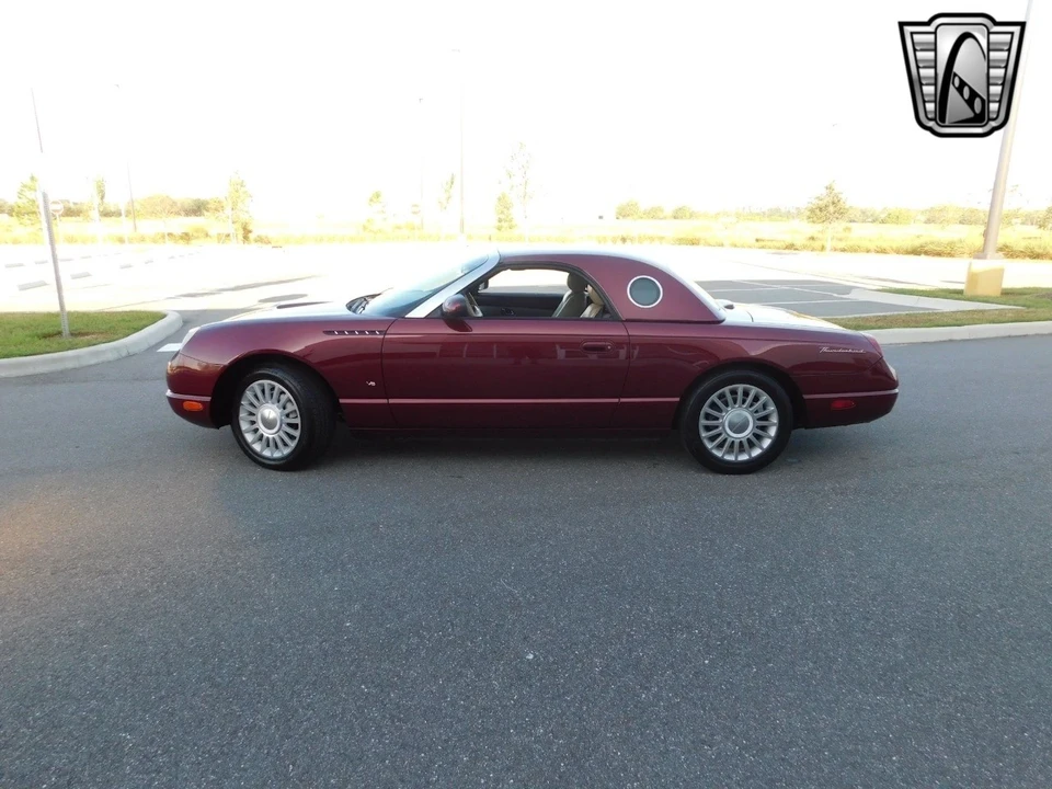 2004 Ford Thunderbird 11th Gen - Image 7 of 12