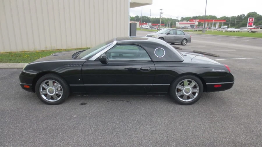 2004 Ford Thunderbird 11th Gen - Image 2 of 10