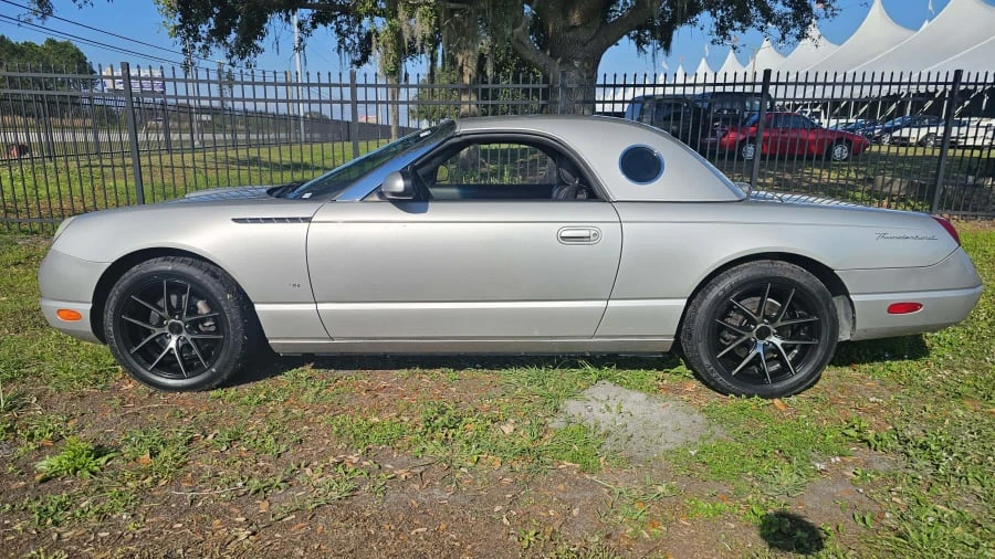 2004 Ford Thunderbird 11th Gen - Image 2 of 10