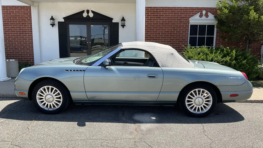 2004 Ford Thunderbird 11th Gen - Image 2 of 16