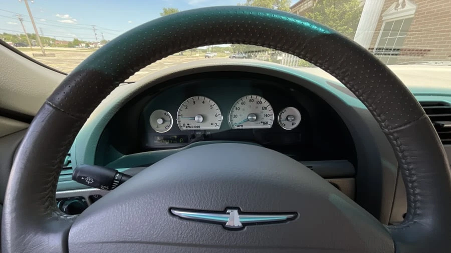 2004 Ford Thunderbird 11th Gen - Image 13 of 16