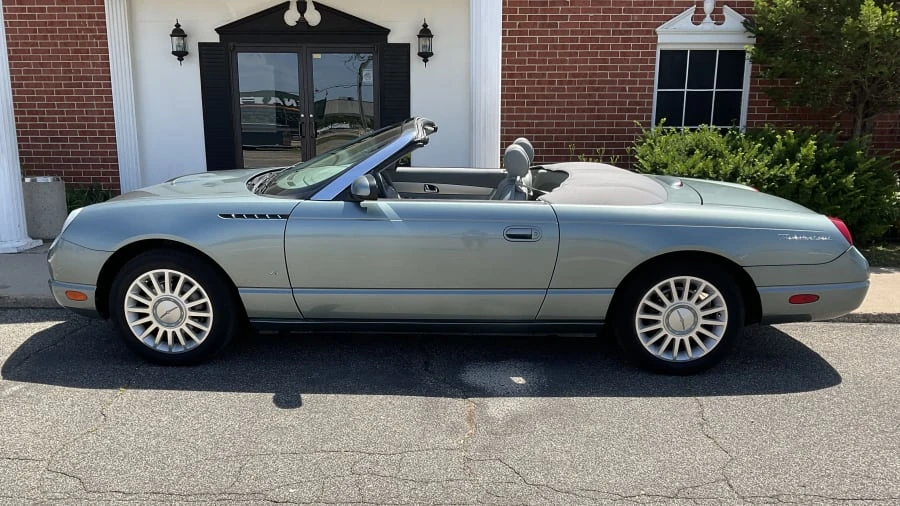 2004 Ford Thunderbird 11th Gen - Image 15 of 16