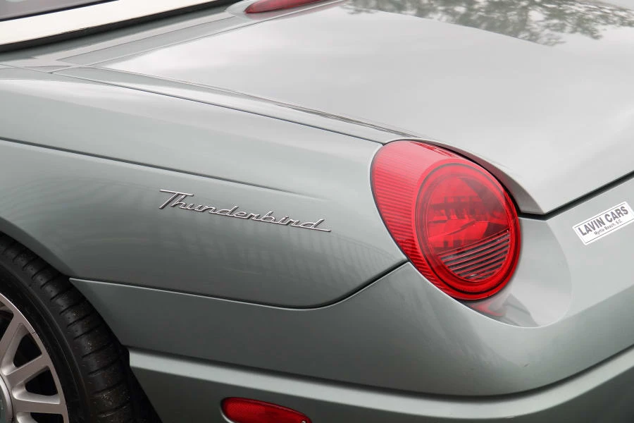 2004 Ford Thunderbird 11th Gen - Image 12 of 30