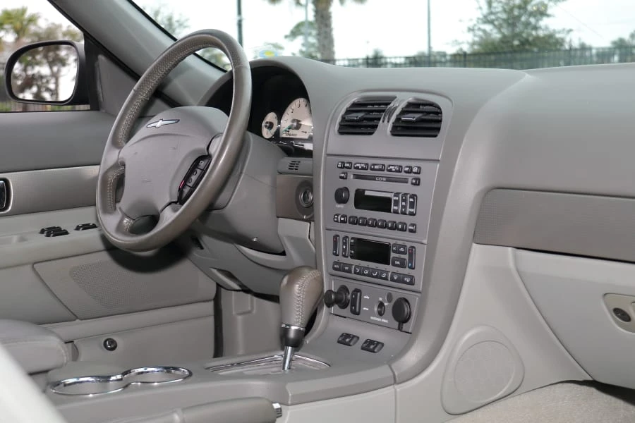 2004 Ford Thunderbird 11th Gen - Image 21 of 30