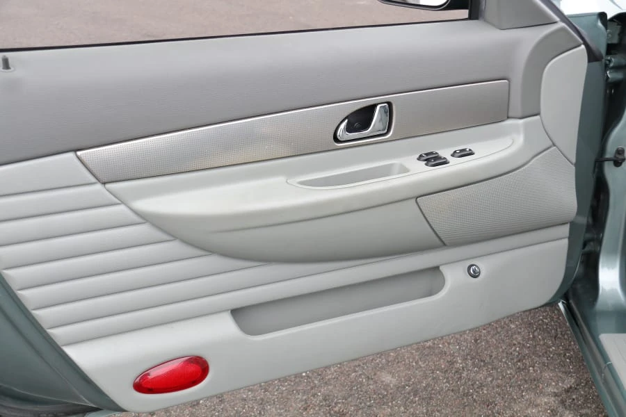2004 Ford Thunderbird 11th Gen - Image 22 of 30