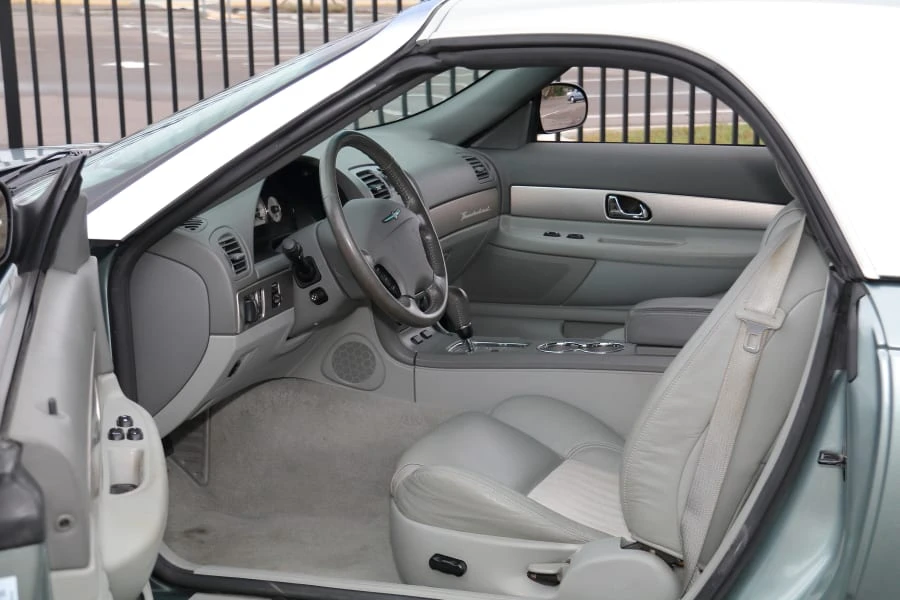 2004 Ford Thunderbird 11th Gen - Image 16 of 30