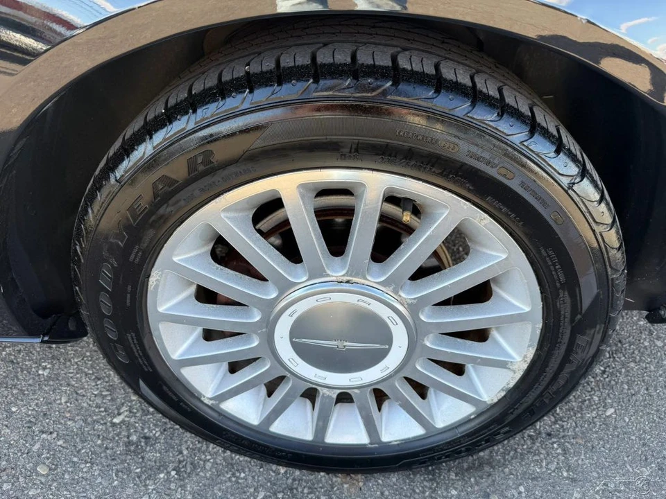 2004 Ford Thunderbird 11th Gen - Image 10 of 12