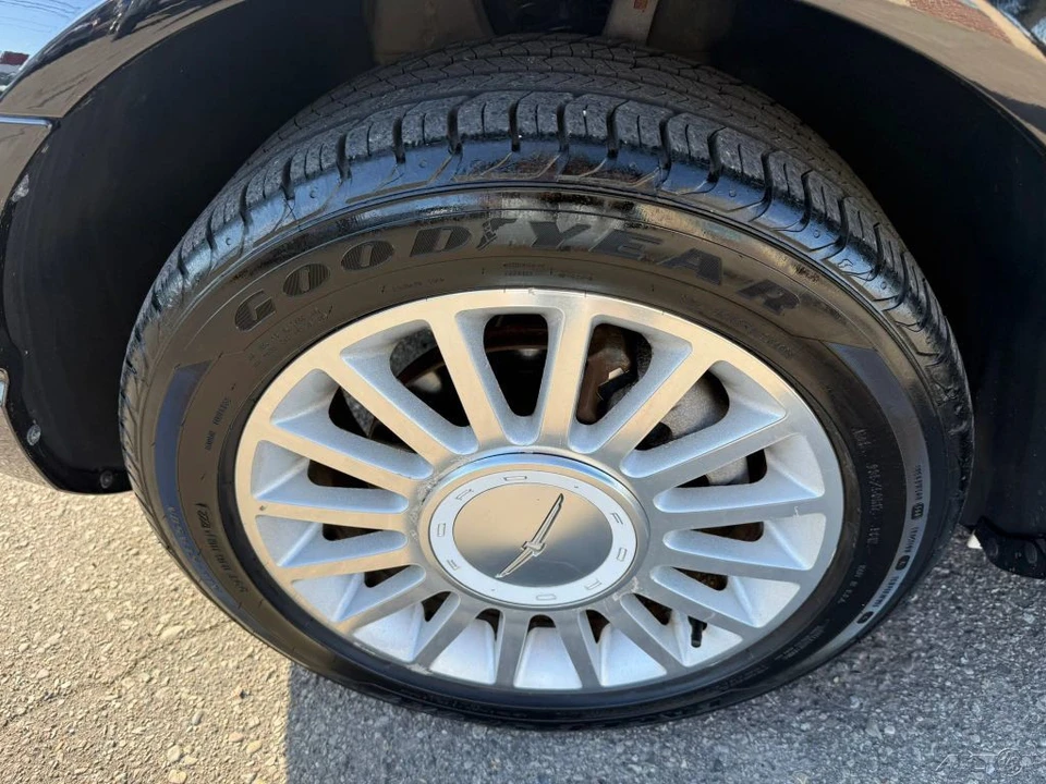 2004 Ford Thunderbird 11th Gen - Image 9 of 12