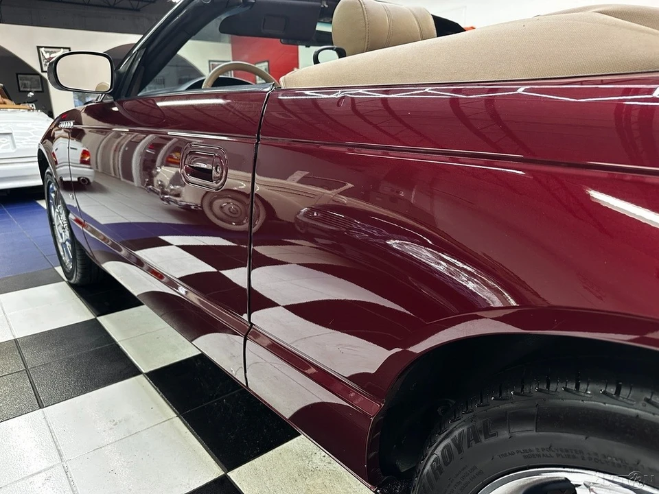 2004 Ford Thunderbird 11th Gen - Image 18 of 21
