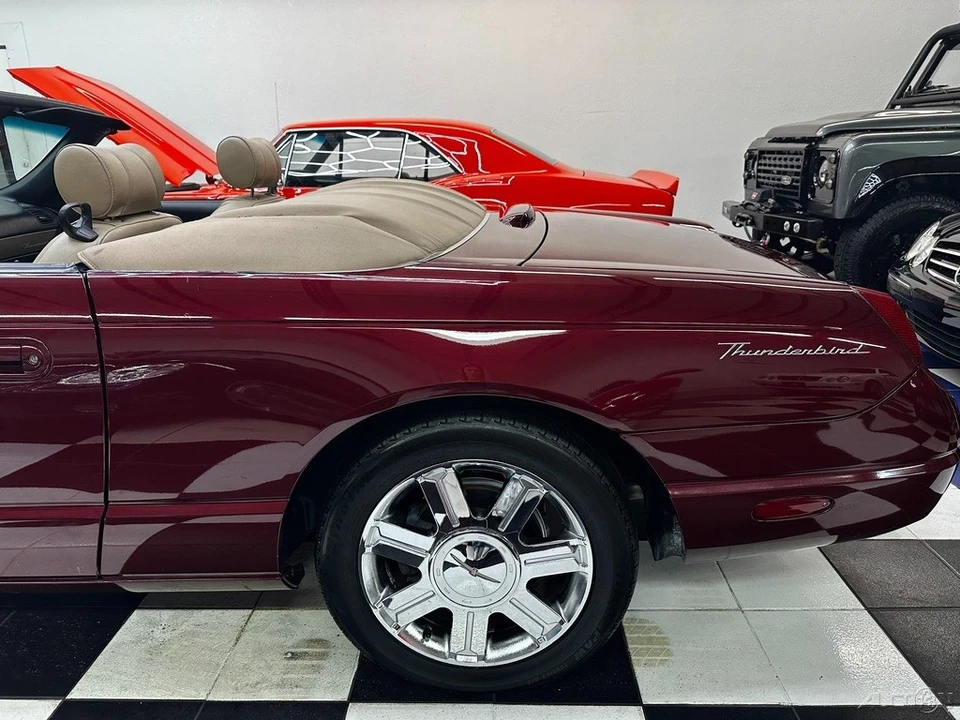 2004 Ford Thunderbird 11th Gen - Image 16 of 21