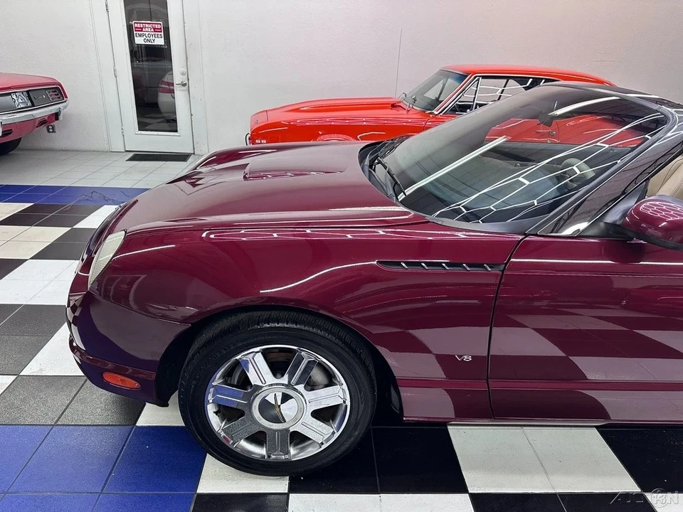 2004 Ford Thunderbird 11th Gen - Image 9 of 21
