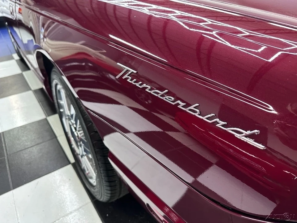2004 Ford Thunderbird 11th Gen - Image 16 of 21
