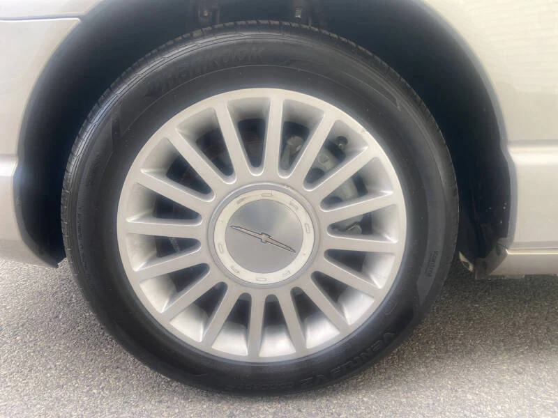 2004 Ford Thunderbird 11th Gen - Image 21 of 28