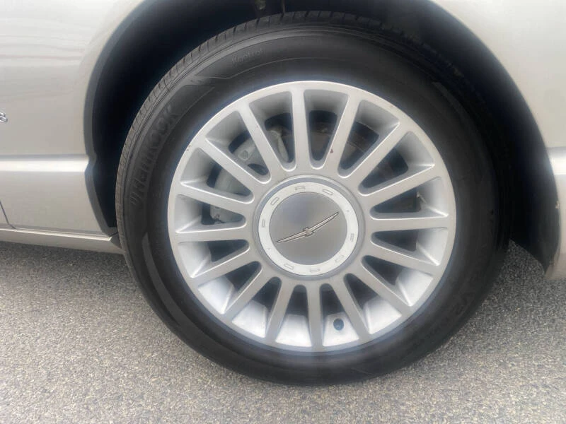 2004 Ford Thunderbird 11th Gen - Image 25 of 28
