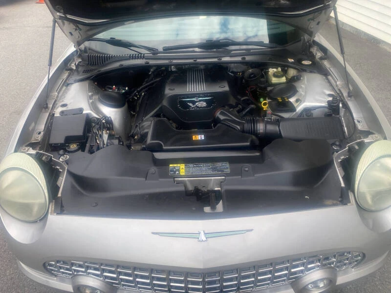 2004 Ford Thunderbird 11th Gen - Image 17 of 28