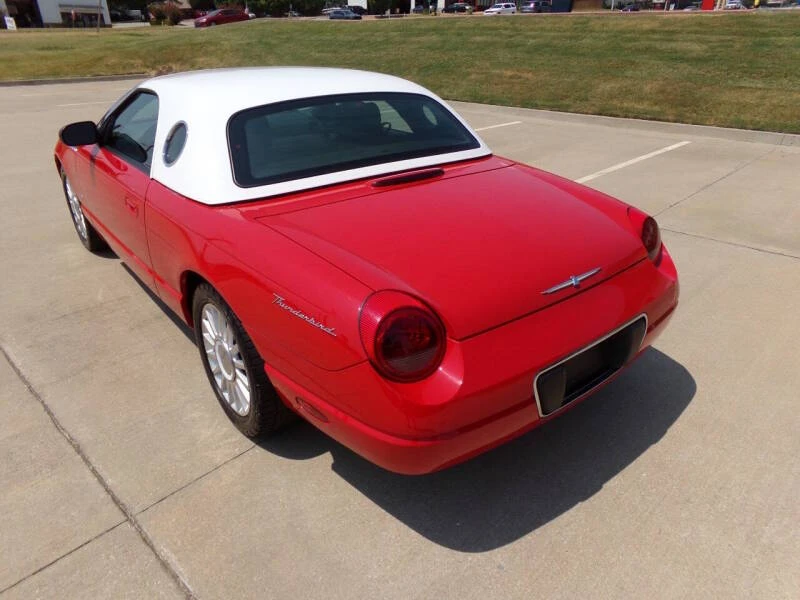 2004 Ford Thunderbird 11th Gen - Image 26 of 31