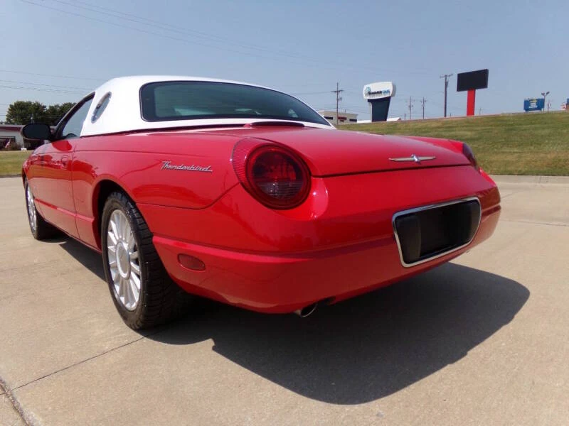 2004 Ford Thunderbird 11th Gen - Image 27 of 31
