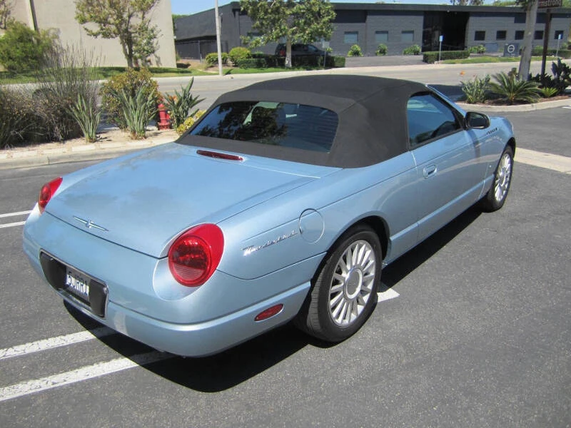 2004 Ford Thunderbird 11th Gen - Image 17 of 31
