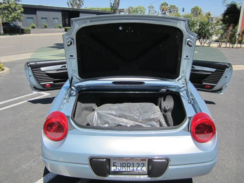 2004 Ford Thunderbird 11th Gen - Image 11 of 31
