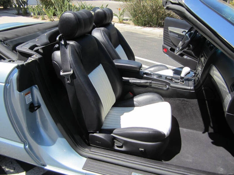 2004 Ford Thunderbird 11th Gen - Image 26 of 31