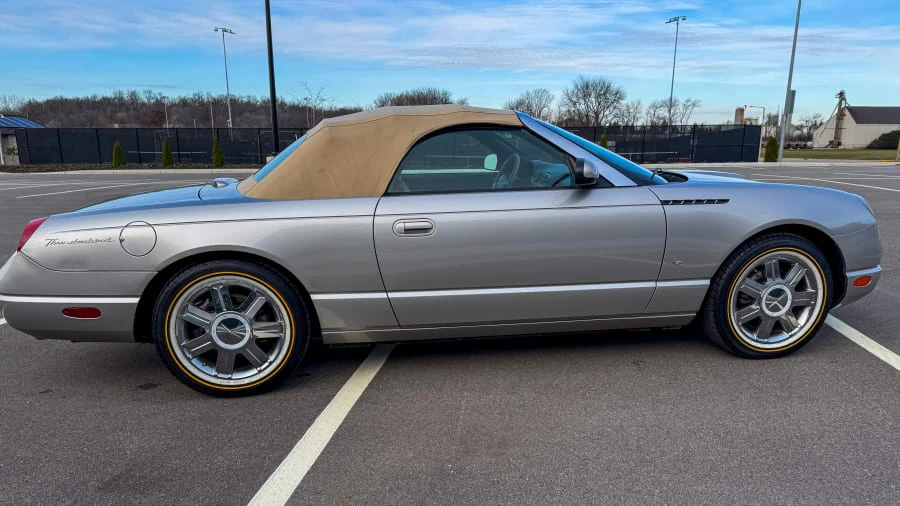 2004 Ford Thunderbird 11th Gen - Image 8 of 31