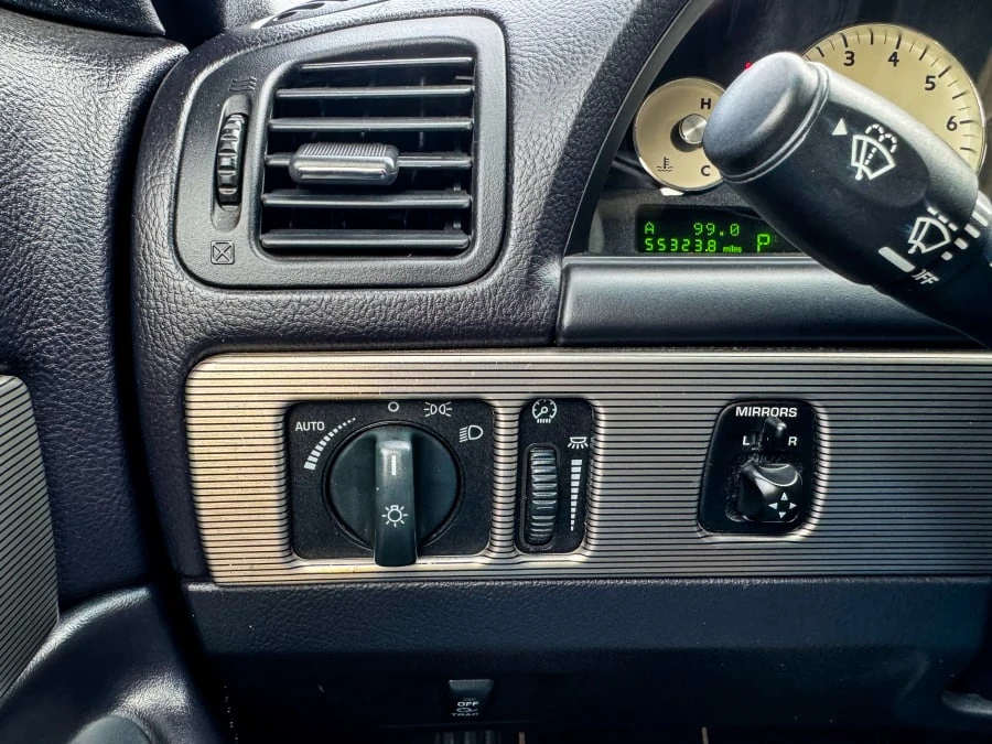 2004 Ford Thunderbird 11th Gen - Image 29 of 31