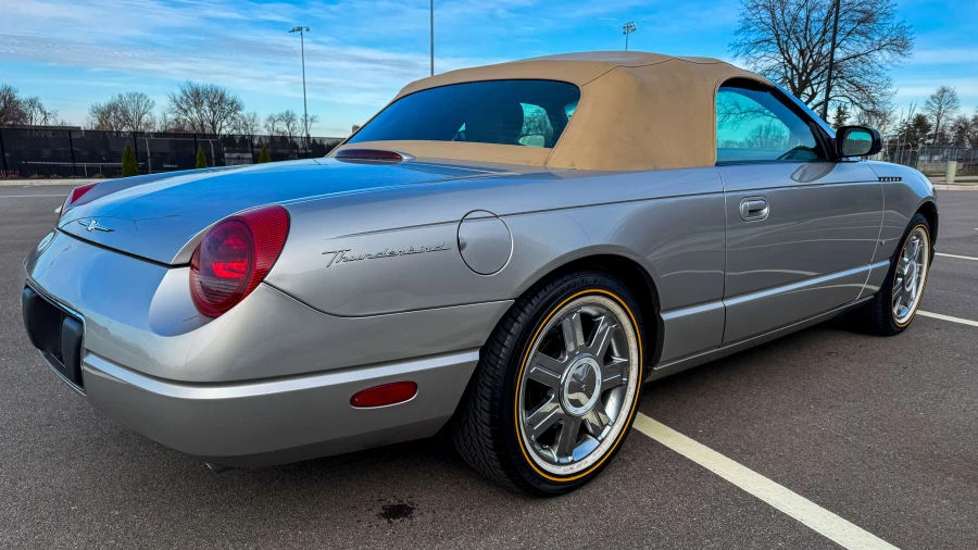 2004 Ford Thunderbird 11th Gen - Image 3 of 31