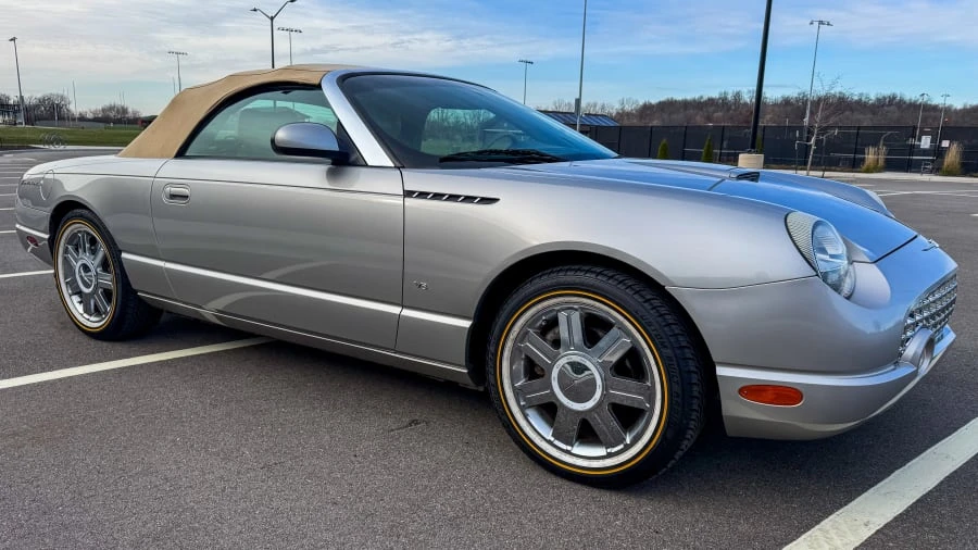 2004 Ford Thunderbird 11th Gen - Image 12 of 31