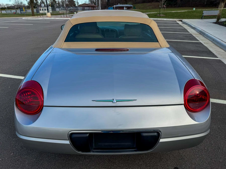 2004 Ford Thunderbird 11th Gen - Image 21 of 31