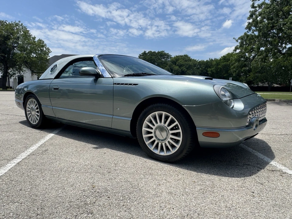 2004 Ford Thunderbird 11th Gen - Image 19 of 23
