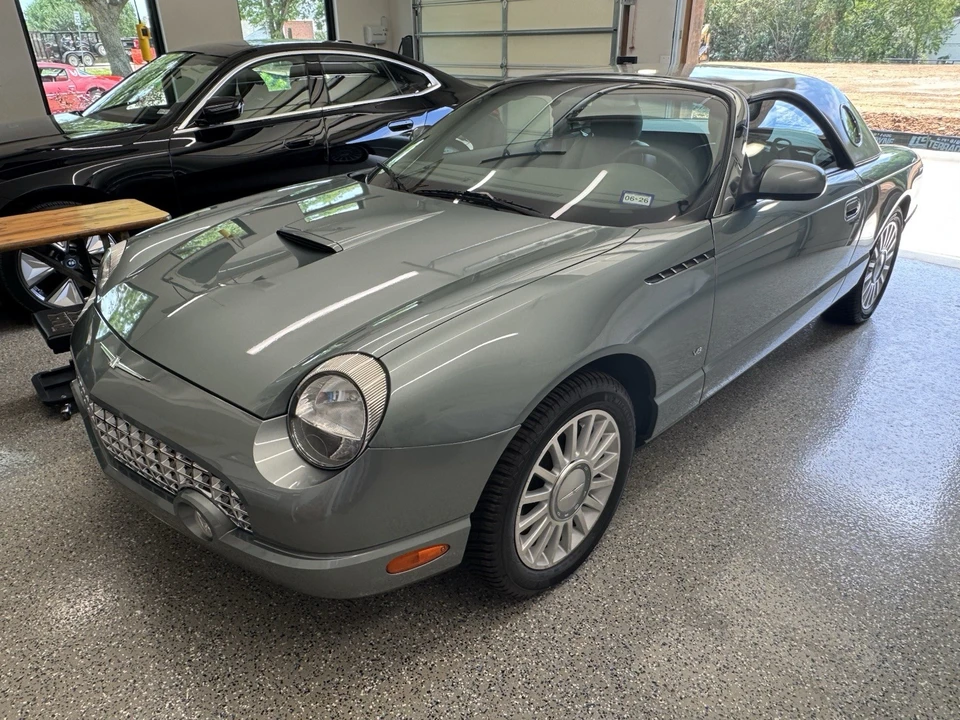 2004 Ford Thunderbird 11th Gen - Image 2 of 23