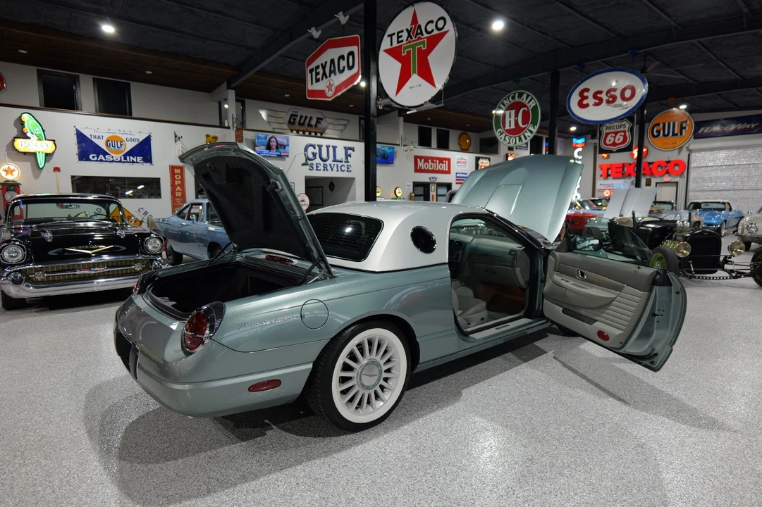 2004 Ford Thunderbird 11th Gen - Image 14 of 21