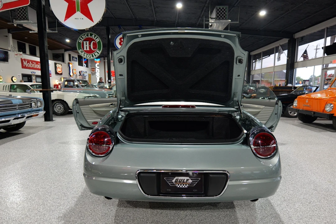 2004 Ford Thunderbird 11th Gen - Image 15 of 21